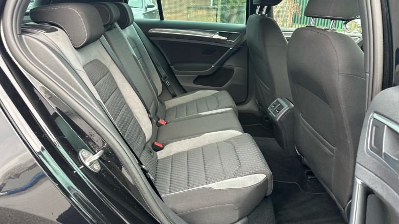 Volkswagen Golf 1.5 TSI EVO 150 R-Line 5dr DSG Petrol Hatchback